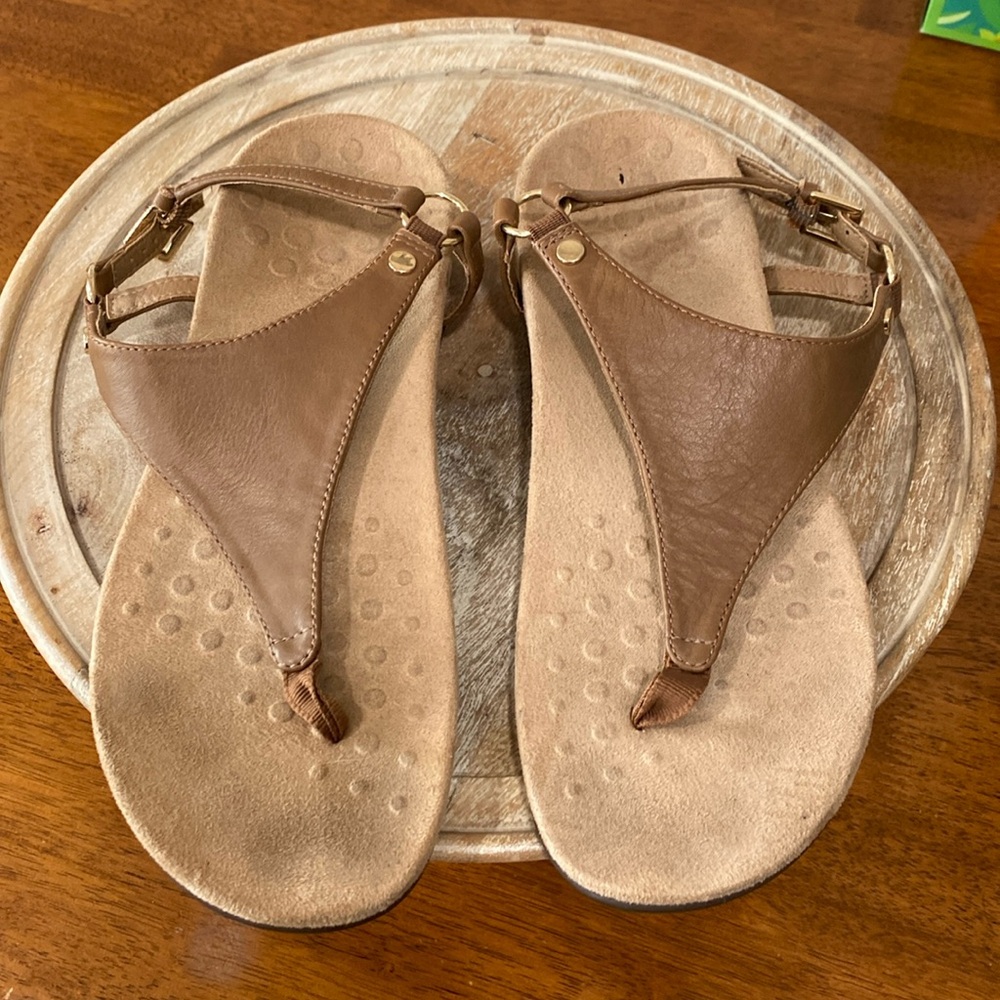Vionic Tan Leather T-Strap Sandals with Ankle Buckle
